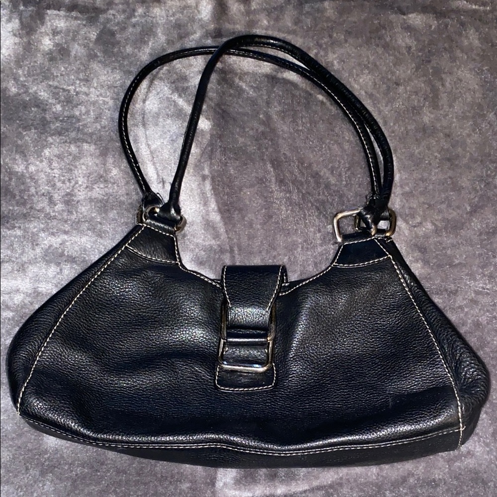 Vintage y2k! Bloomingdale’s Black Leather Shoulder Bag